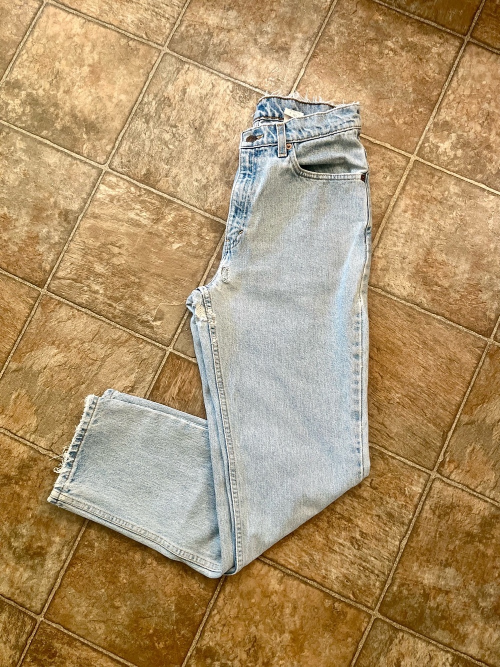 Vintage Levi’s 512 Slim Fit Straight Leg Jeans Light Wash Raw Hem Size 8 Reg GUC